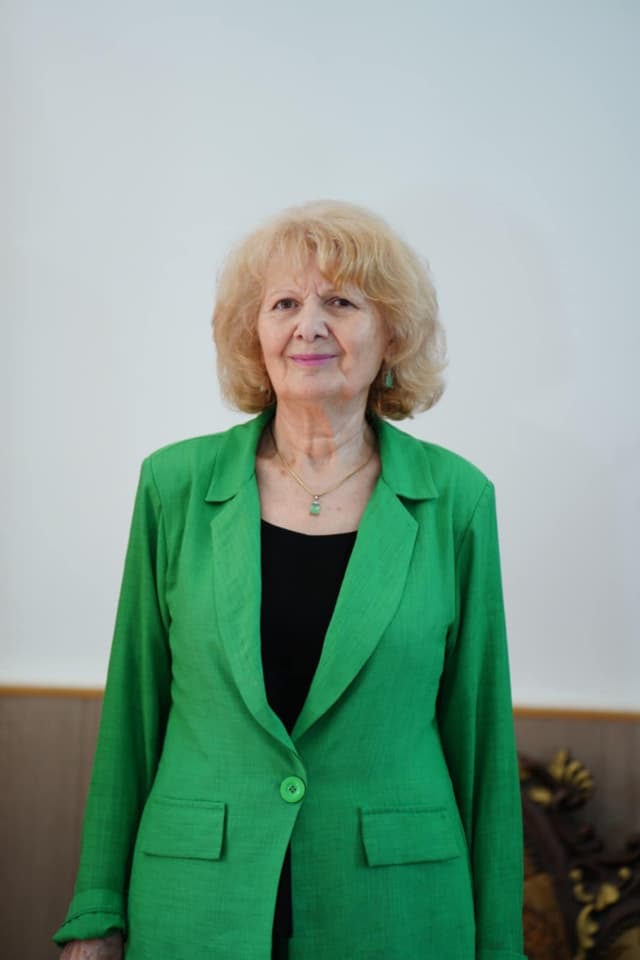 გენრიეტა აბესაძე